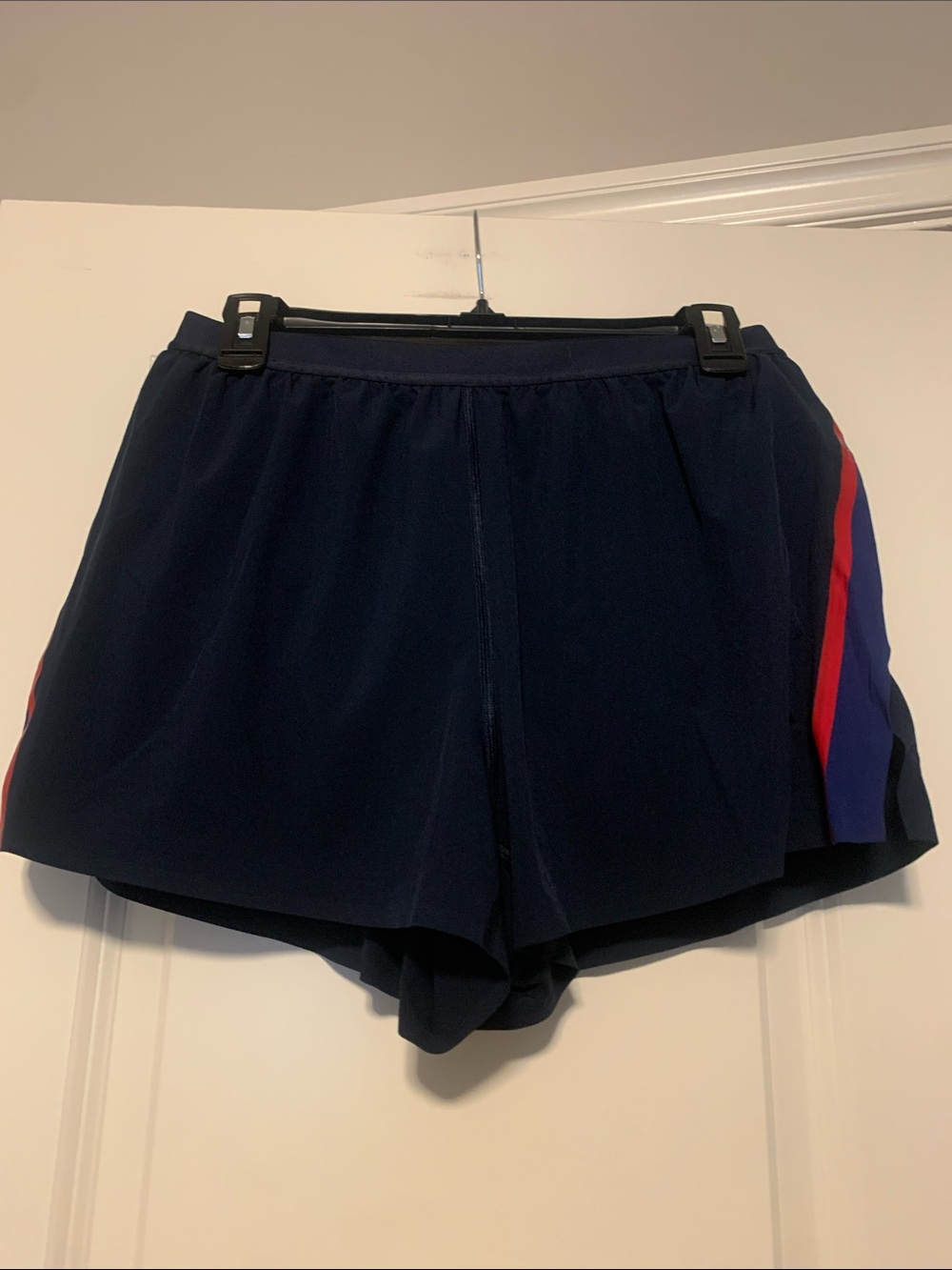 lululemon athletica HR Split Short, Sz M
True Navy/CHB/OXRD, Like New